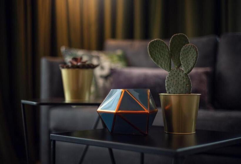 هتل Holiday Inn   The Niu, Crusoe Bremen Airport, An Ihg