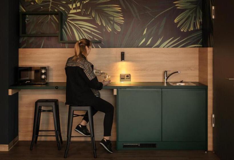 هتل Holiday Inn   The Niu, Crusoe Bremen Airport, An Ihg