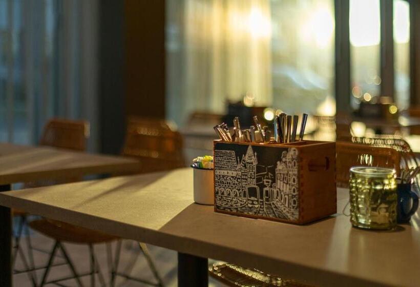 هتل Holiday Inn   The Niu, Crusoe Bremen Airport, An Ihg