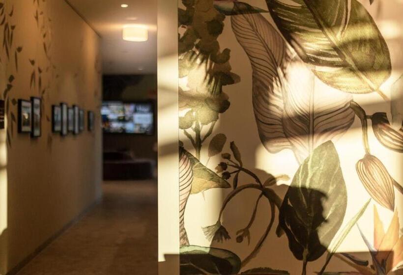 هتل Holiday Inn   The Niu, Crusoe Bremen Airport, An Ihg