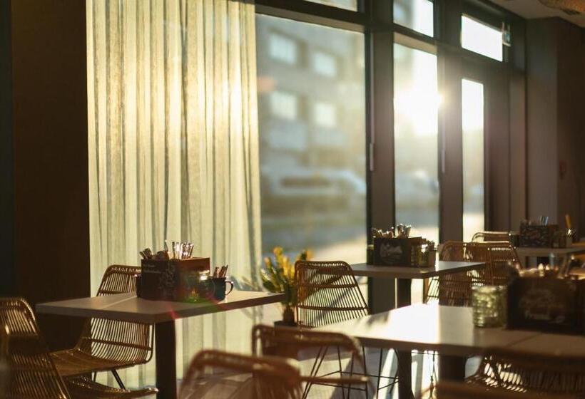 هتل Holiday Inn   The Niu, Crusoe Bremen Airport, An Ihg