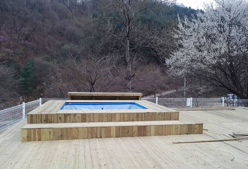 Hwaya Mountain Pension