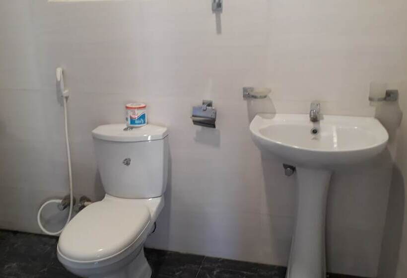 Isiwara Paura Ayurvedic Lodge