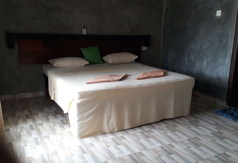 Isiwara Paura Ayurvedic Lodge