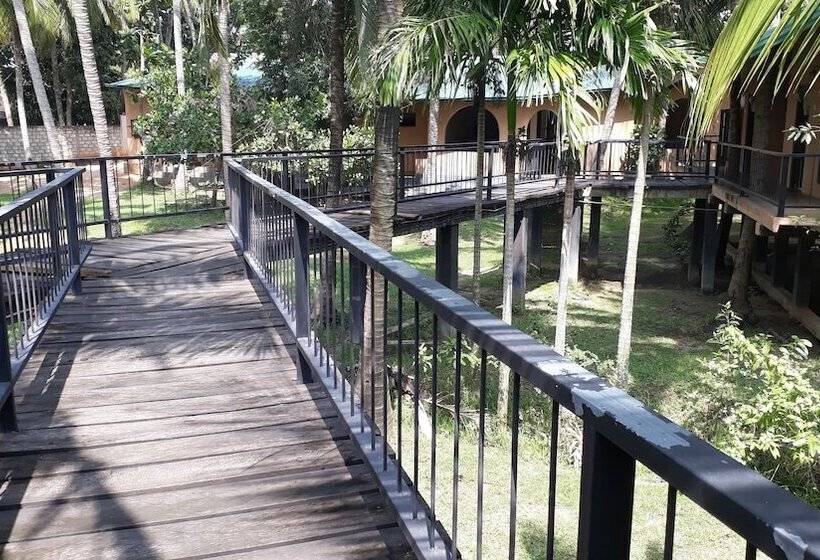 Isiwara Paura Ayurvedic Lodge