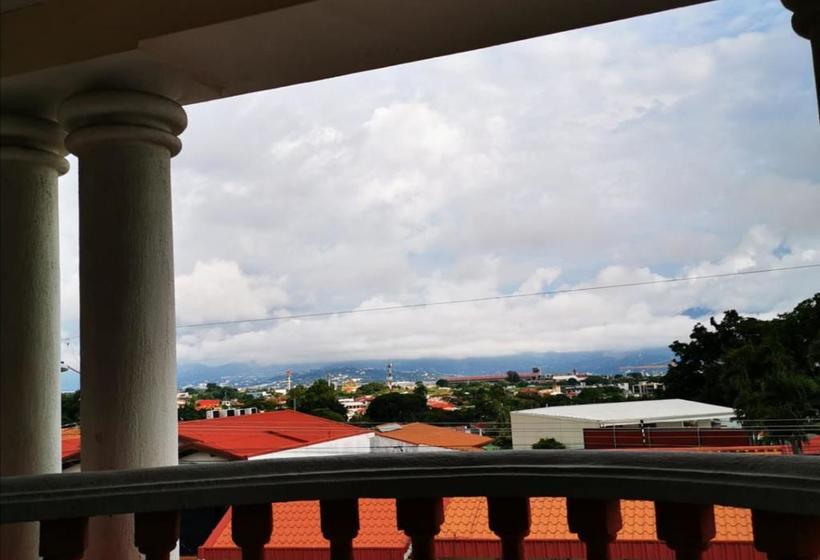 پانسیون Casa Makiki