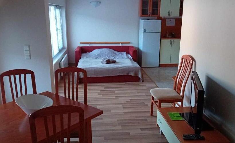 Eagle Rock Holiday Apartments