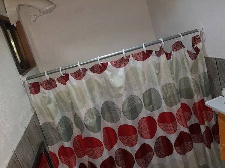 هاستل Mora's Place B&b