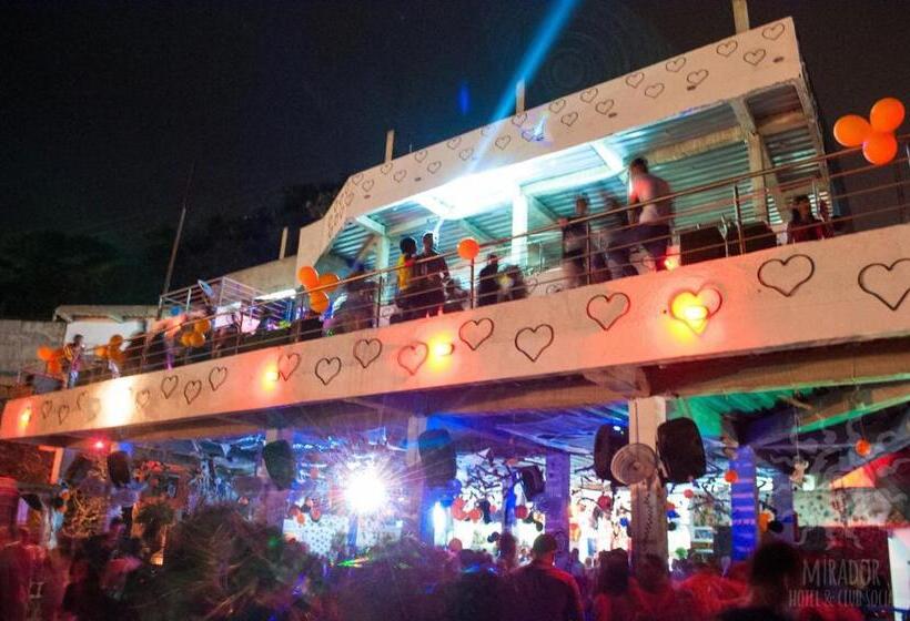 هاستل Tnt Mirador