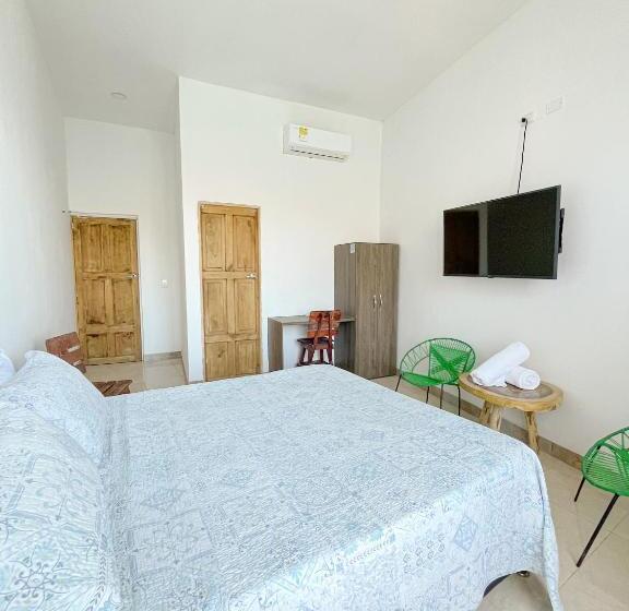 هاستل Tnt Mirador