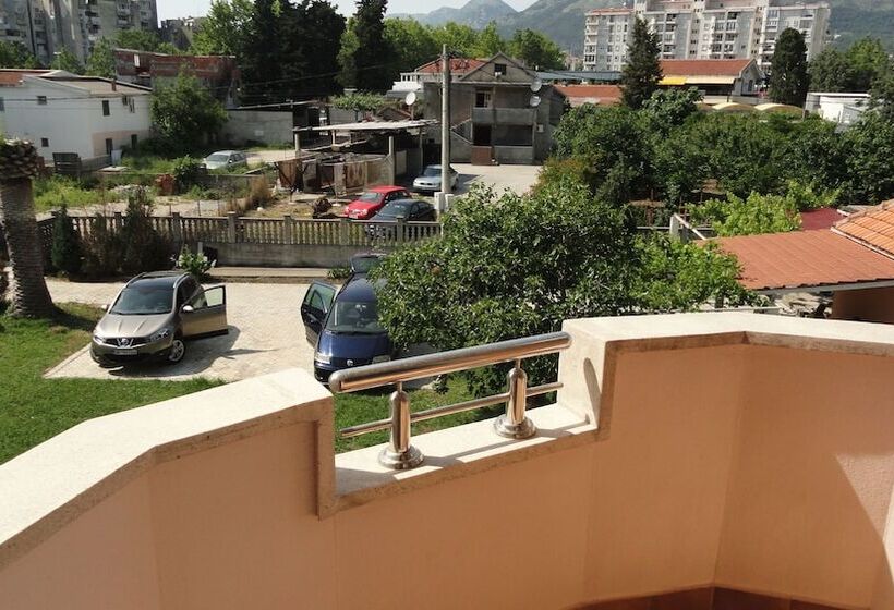 Apartment Pucurica Ii