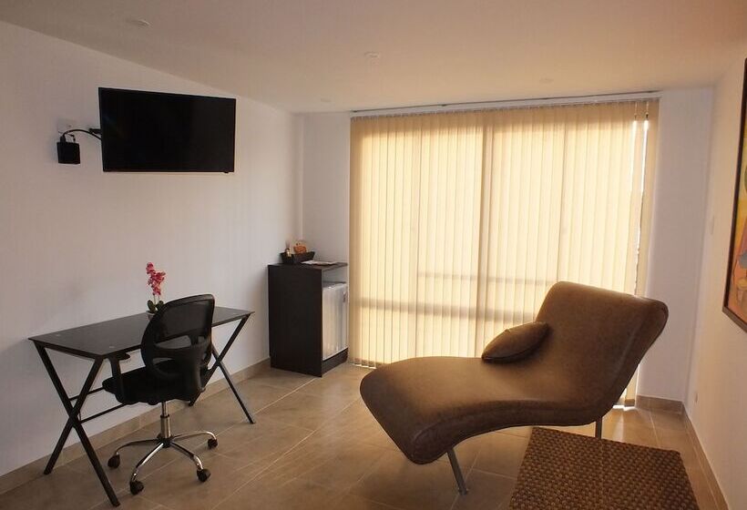 هتل Alamos Del Parque