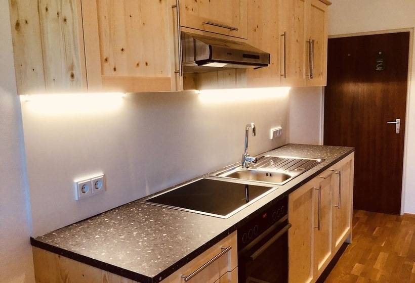 ホテル Almhof Lässer