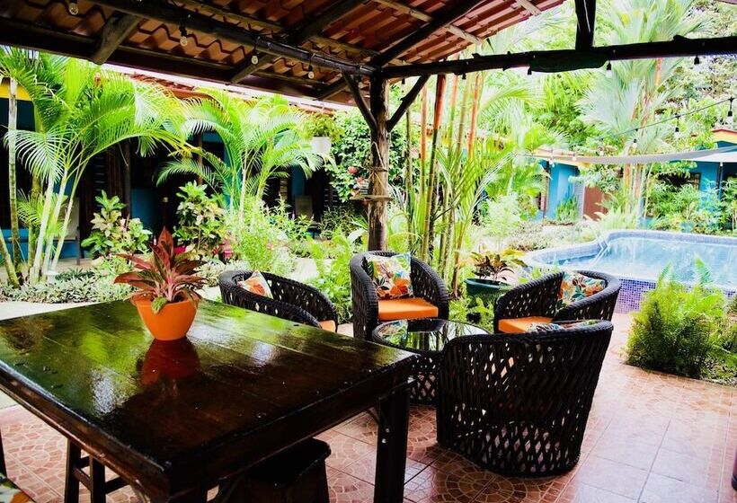 هتل Cabinas D’val