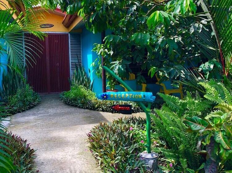 هتل Cabinas D’val