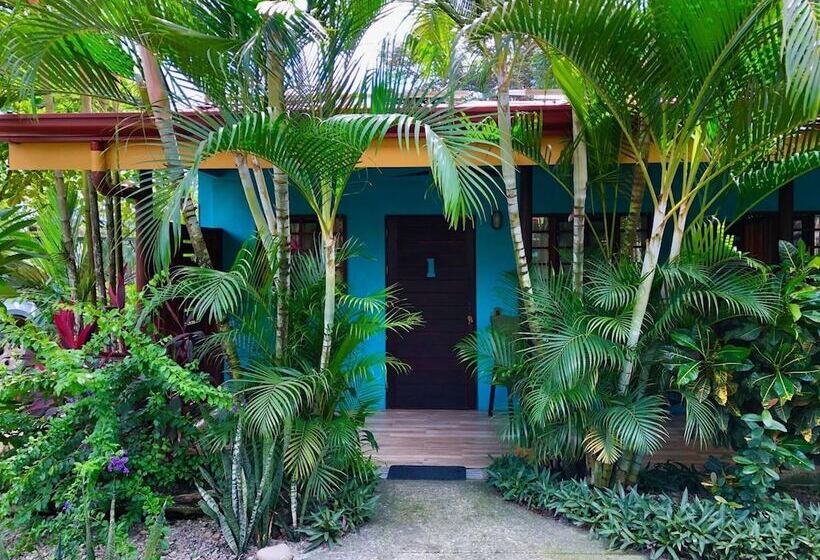 هتل Cabinas D’val