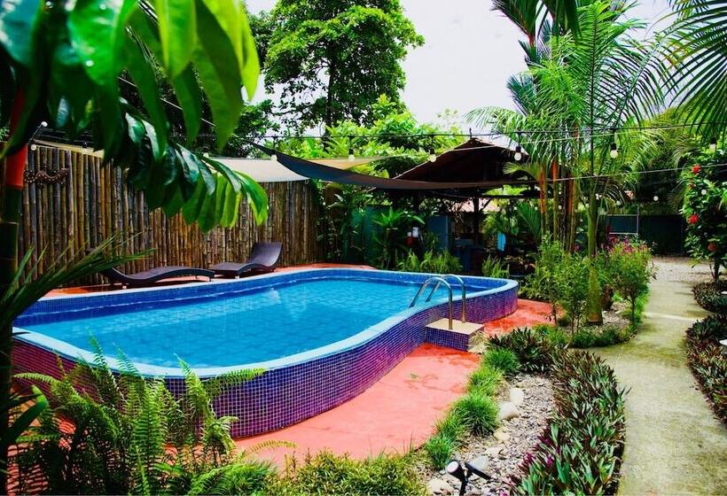 هتل Cabinas D’val