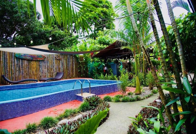 هتل Cabinas D’val