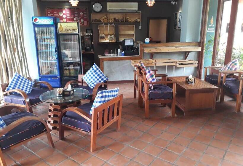 فندق Charming Lao