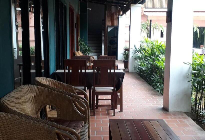 فندق Charming Lao