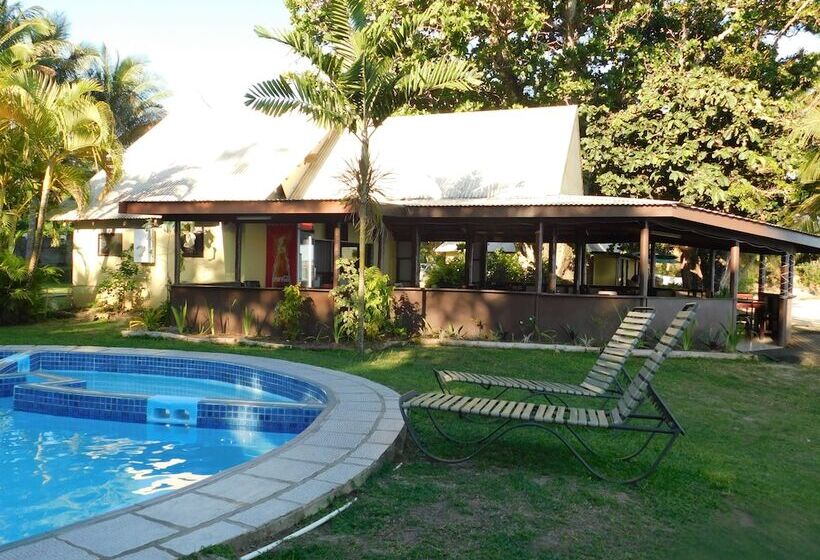 هتل Namolevu Beach Bures