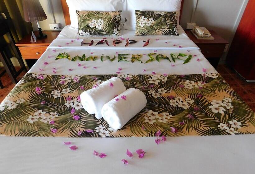 هتل Namolevu Beach Bures