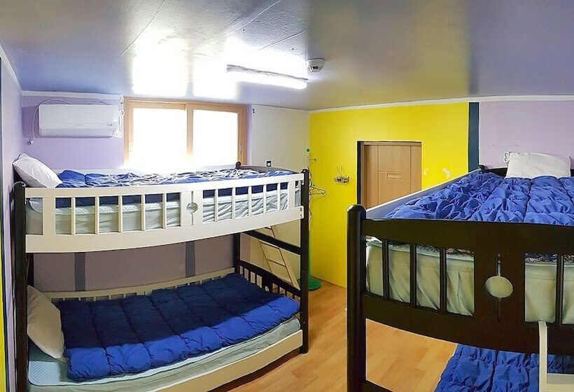 Пансион Santiago Guesthouse Seongsan   Hostel