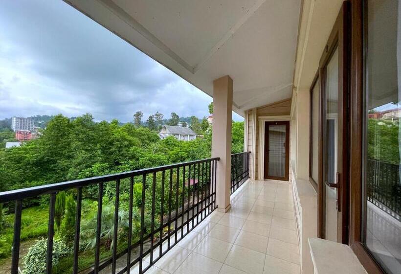 پانسیون Sv Hotel Batumi