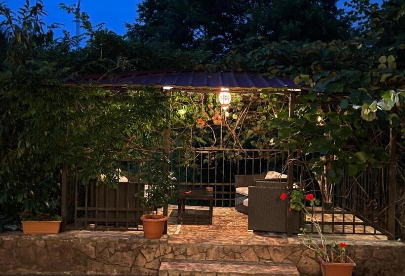 پانسیون Sv Hotel Batumi