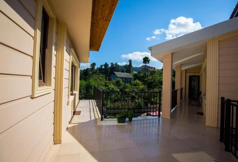 پانسیون Sv Hotel Batumi