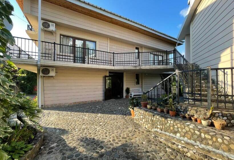 پانسیون Sv Hotel Batumi