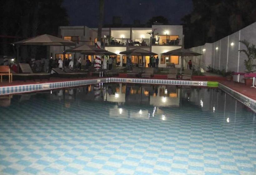 בית מלון כפרי Swiss Boutique