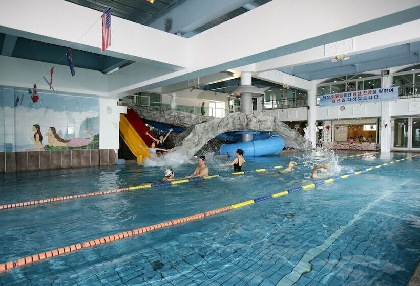 The Blue Guesthouse   Hostel