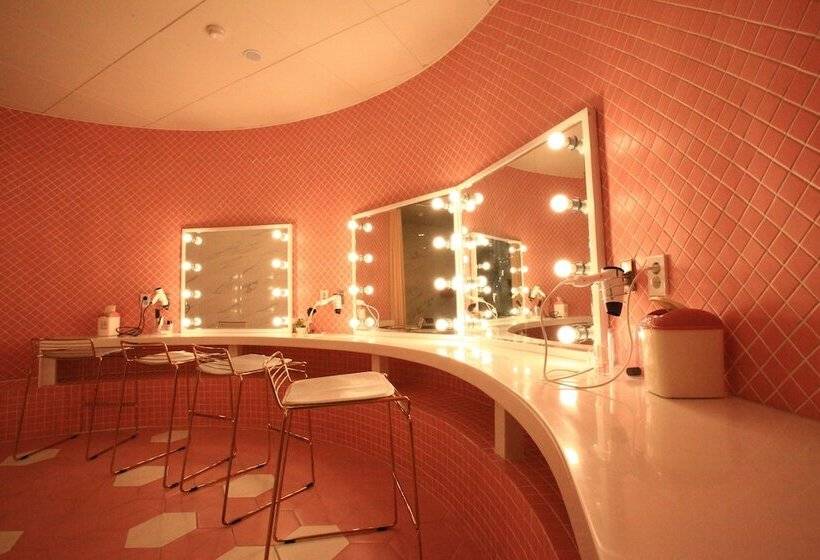 The Blue Guesthouse   Hostel