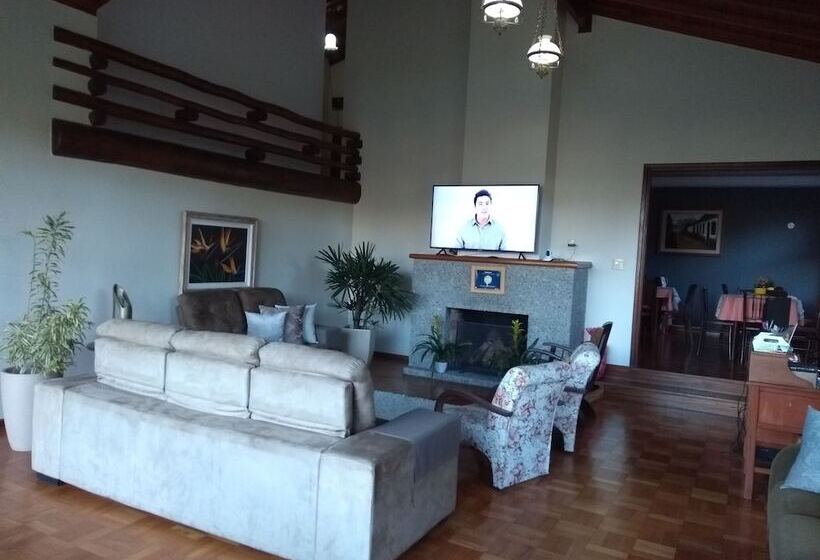 ユースホステル Pousada Valparaiso