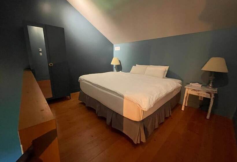 Хостел Auberge Sutton Brouerie