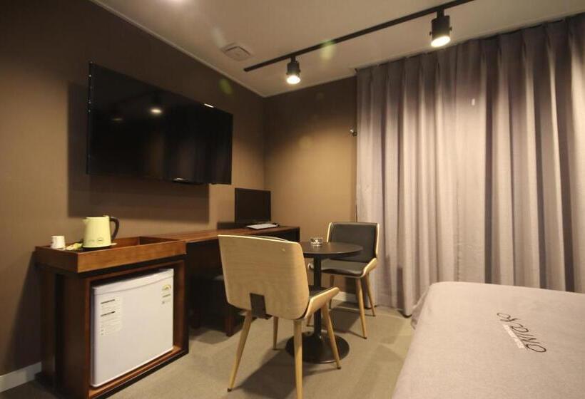 هتل Busan Station Dino