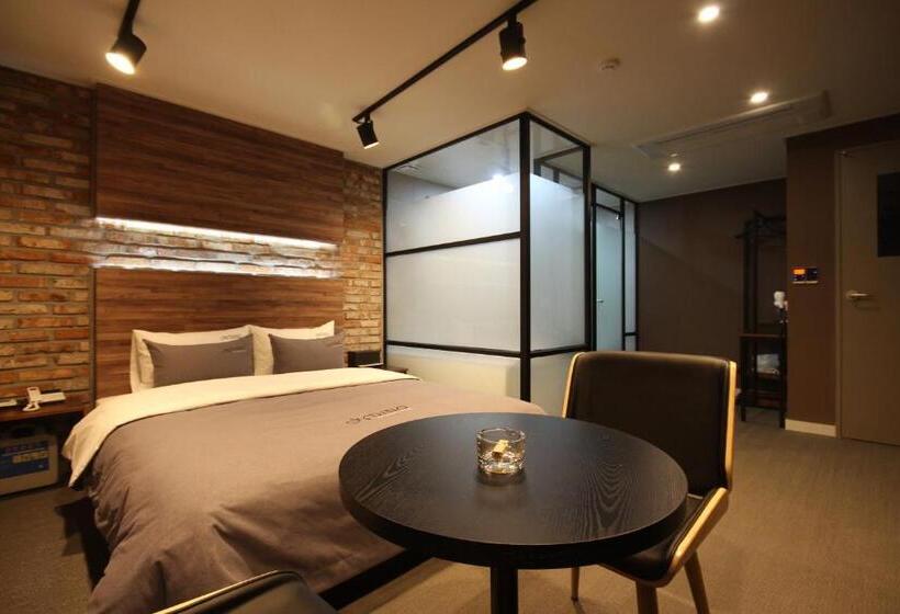 هتل Busan Station Dino