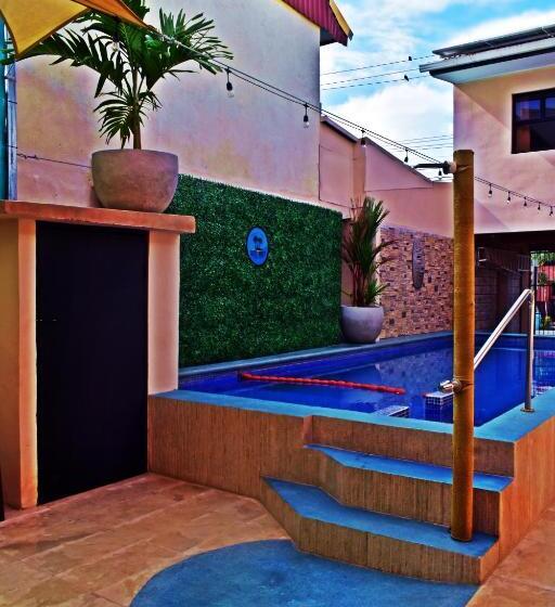 فندق Cabinas Midey