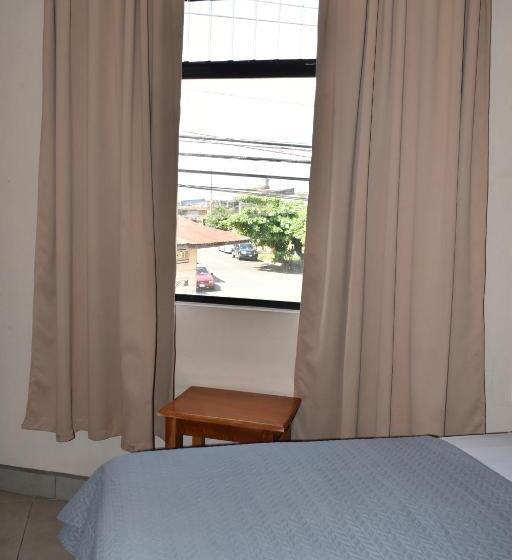 فندق Cabinas Midey