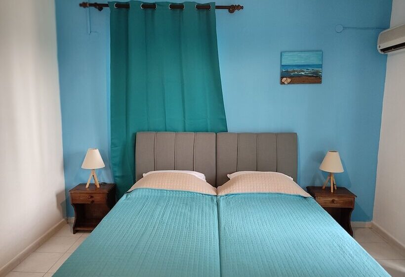 ホテル Dolphin Apartments