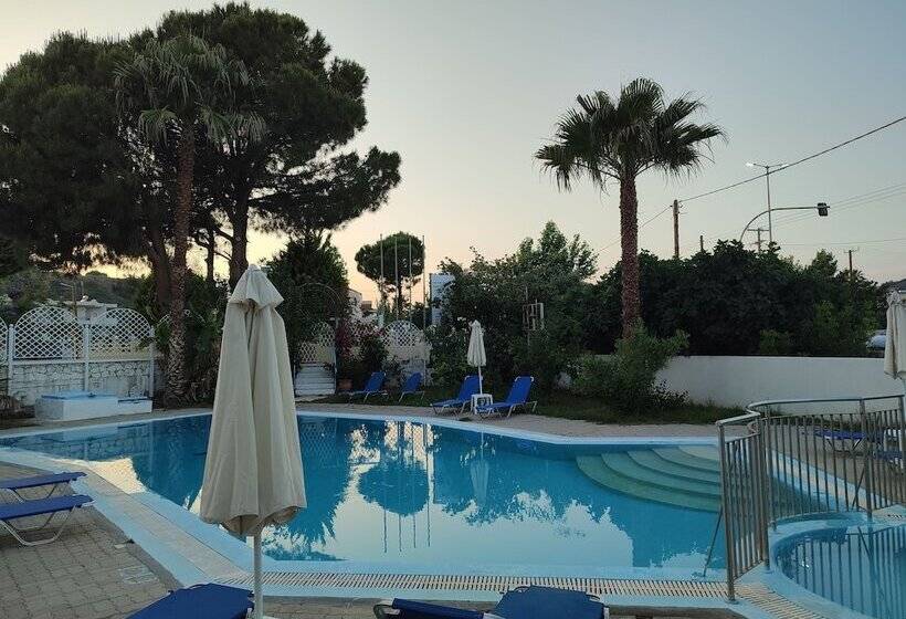 酒店 Dolphin Apartments