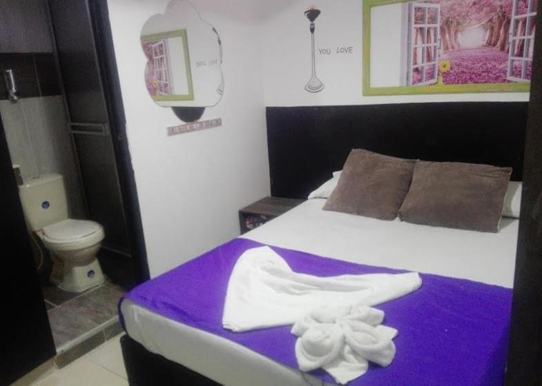 هتل El Amanercer Parque Del Agua Residencia Muy Central