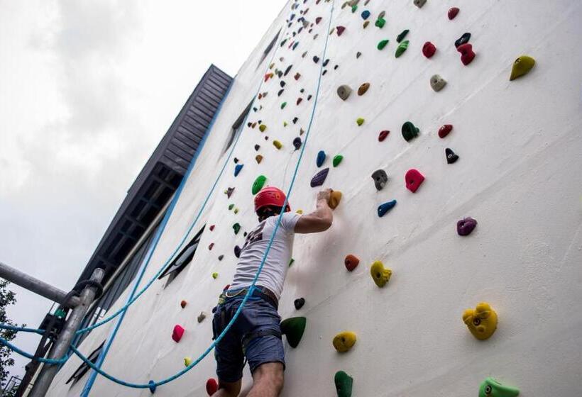 هتل Le Charmé Suites   Subic