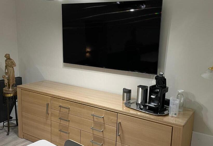 هتل Restaurant Zum Onkel Jonathan