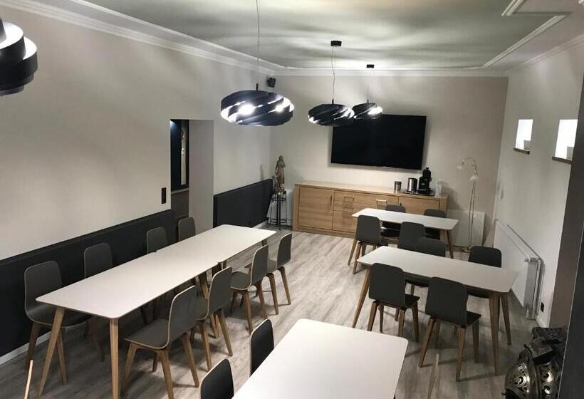 هتل Restaurant Zum Onkel Jonathan