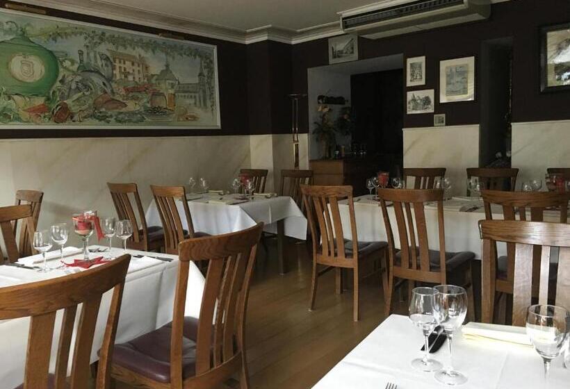 هتل Restaurant Zum Onkel Jonathan
