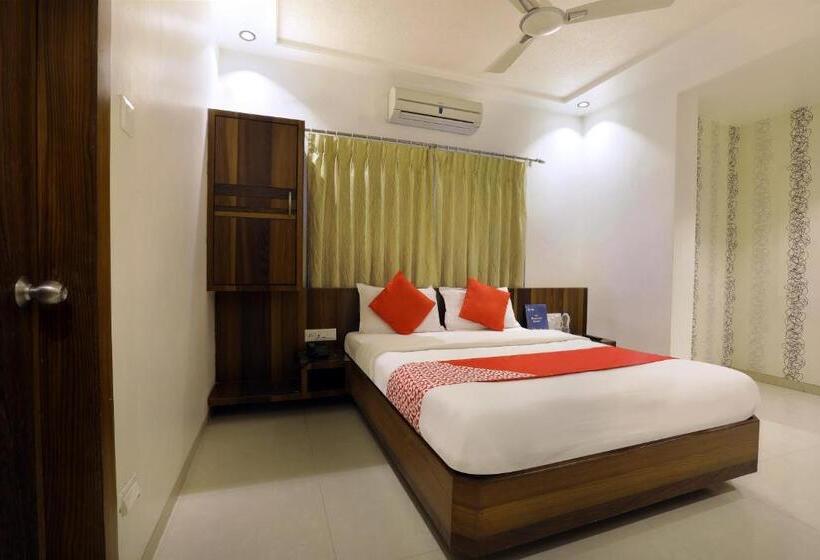 فندق Collection O Satyan Inn