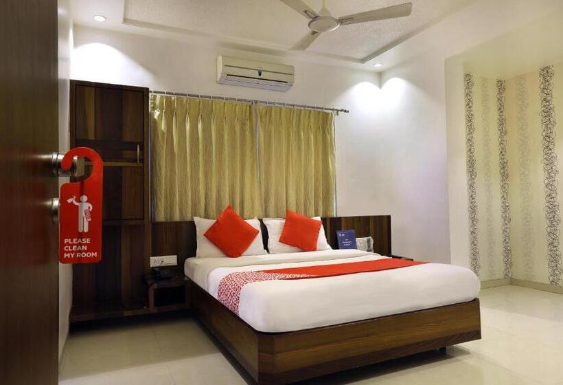 فندق Collection O Satyan Inn