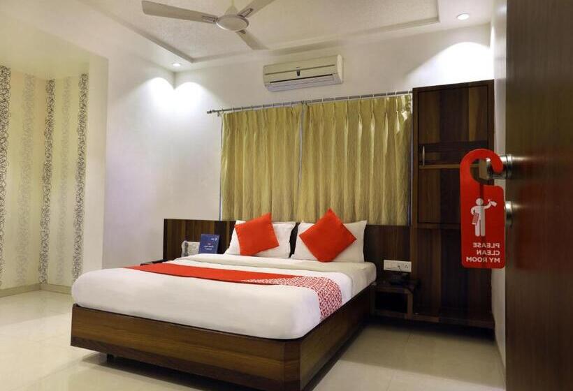 فندق Collection O Satyan Inn